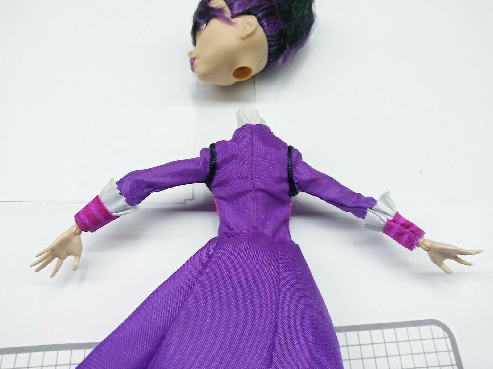 Monster High: Headless Headmistress Bloodgood & Horse Nightmare  *Open/Complete* – The Plastique Boutique