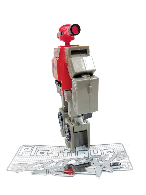 Veriform Transisrobot: Robot-Knight (Transformers G1 Blaster Knock Off)