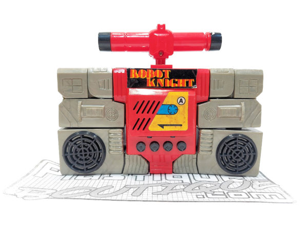 Veriform Transisrobot: Robot-Knight (Transformers G1 Blaster Knock Off)
