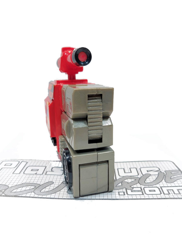 Veriform Transisrobot: Robot-Knight (Transformers G1 Blaster Knock Off)