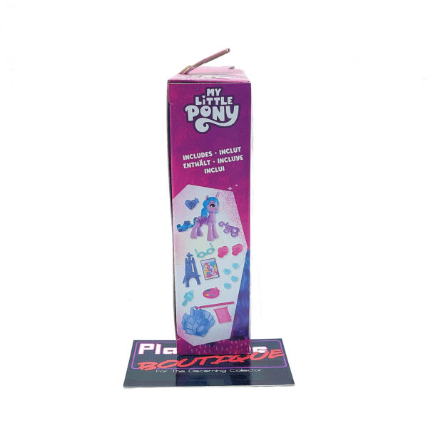 My Little Pony Hoof To Heart: Izzy Moonbow