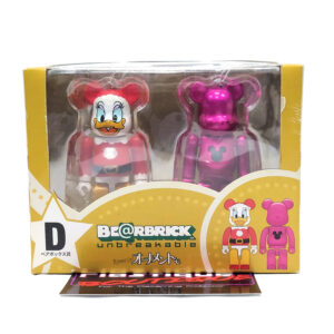 Be@rbrick Happy Kuji Disney Christmas Party: Daisy Duck & Disney Logo 2-Pack (Prize D)