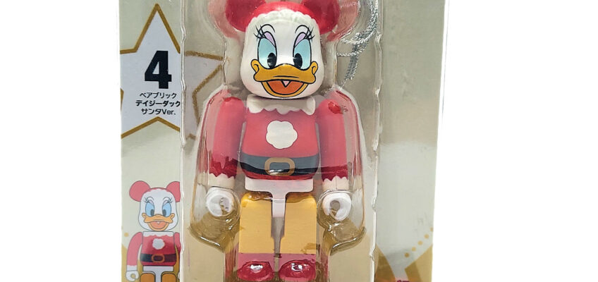 Be@rbrick Happy Kuji Disney Christmas Party: Santa Clause Daisy Duck #4