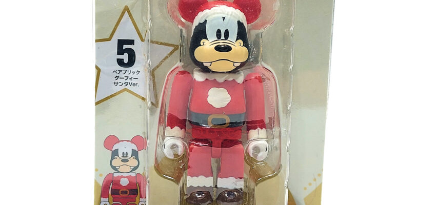 Bearbrick Happy Kuji Disney Christmas Party: Santa Clause Goofy #5