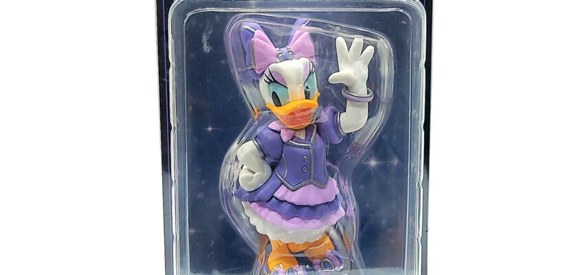 Happy Kuji/Disney 100 Years Of Wonder: Daisy Duck (Prize B)