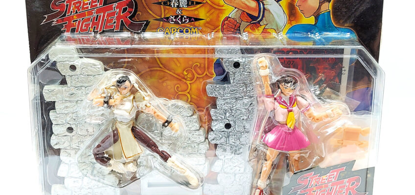 Microman Micro Action Series: MAEX-04 Street Fighter Chun-Li (White Version) Vs. Sakura (Pink Version)