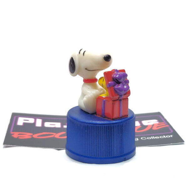 Peanuts Pepsi Bottle Cap Collection: Snoopy & Woodstock Red Present (Japanese Import)