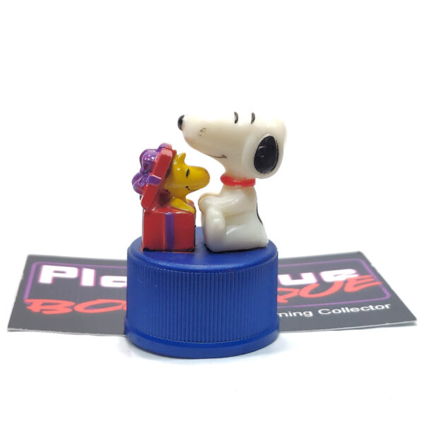 Peanuts Pepsi Bottle Cap Collection: Snoopy & Woodstock Red Present (Japanese Import)