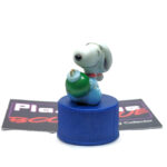Peanuts Pepsi Bottle Cap Collection: Snoopy W/ Christmas Bulb (Japanese Import)
