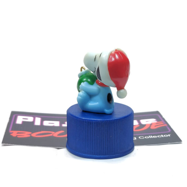Peanuts Pepsi Bottle Cap Collection: Snoopy W/ Christmas Bulb (Japanese Import)