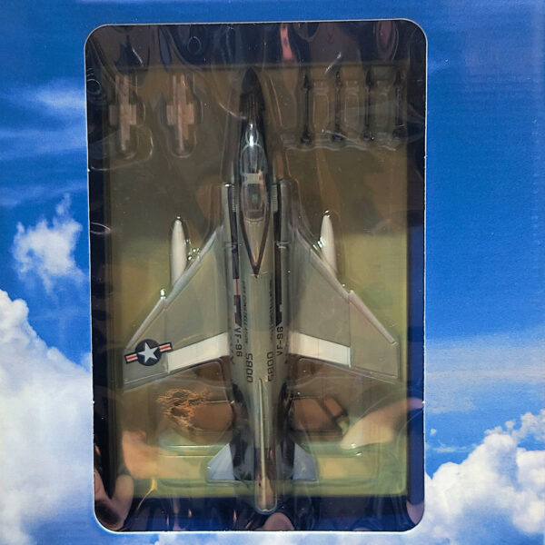 DeAgostini Air Combat Collection: #3 McDonnell F-4J Phantom II 1:100