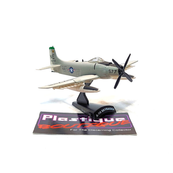 Del Prado Aircraft Of The Aces: #29 Douglas A-1H Skyraider 1:110